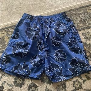 St Johns Bay swim trunks blue floral stretch waist size (L)  4 pockets pool boat